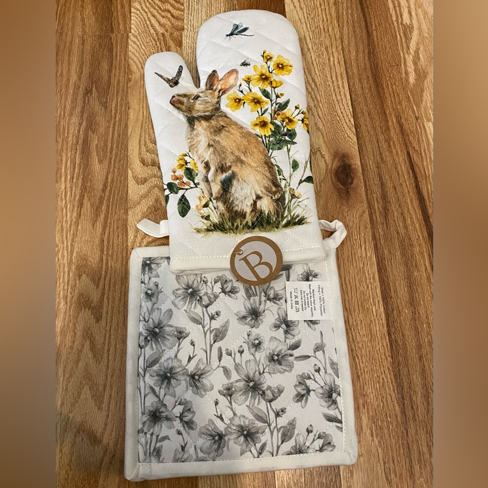 Floral Bunny Oven Mitt and Pot Holder Set